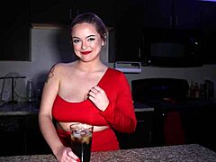 Alexis的大天然乳房在自制的Adamdangertv视频中展示